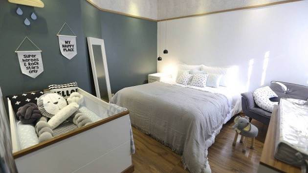 quarto de casal entre os pais e o bebê
