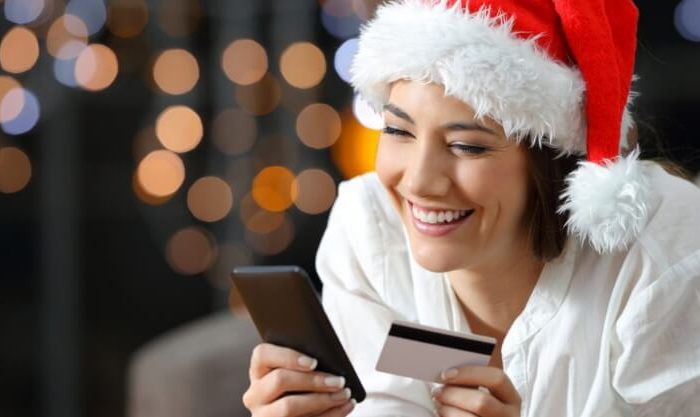 Mulher reduz despesas no Natal