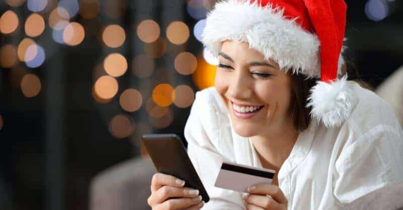 Mulher reduz despesas no Natal