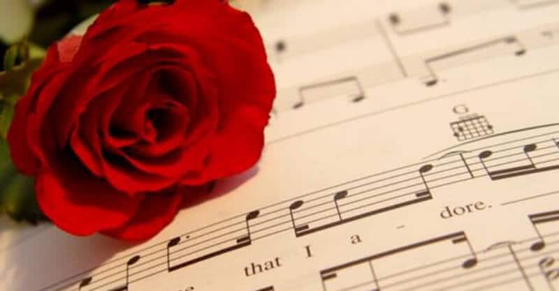 Musicas românticas com rosa a condizer