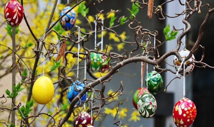 Árvore decorada para a Páscoa