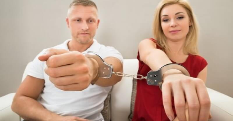 Relação de dependência num casal