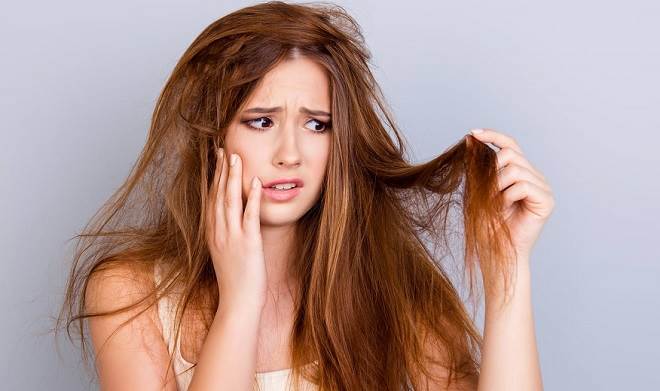 como evitar o frizz nos cabelos