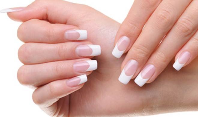 como tirar alongamento de unhas em casa