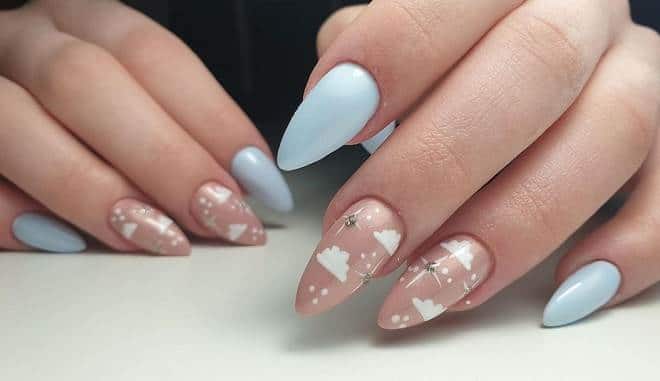 unhas decoradas com nuvem