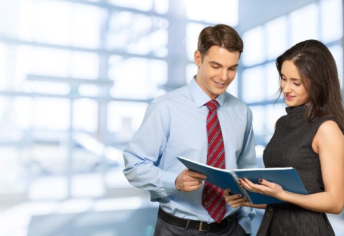 8 sinais que uma colega de trabalho gosta de você